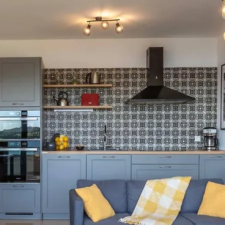 Emarin Διαμέρισμα *