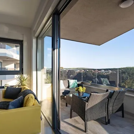 Lägenhet Emarin Banjole